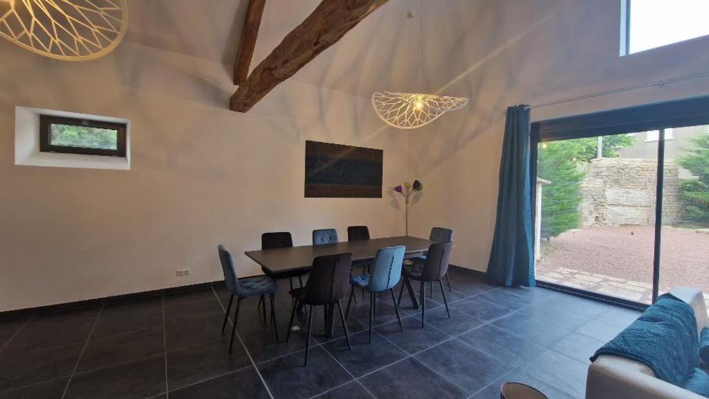 Contemporain De Dun *
